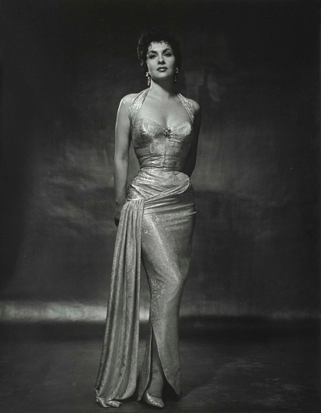 Самая красивая женщина 1960-х по прозвищу Большой Бюст Джина Лоллобриджида Луиджина (или Джина) Лоллобриджида в начале 1960-х годов была одной из главных европейских актрис и международным