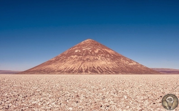 Загадочная пирамида в пустыне Аргентины, которую не строили люди 